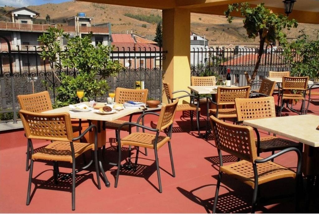Hotel Scrivano Рандаццо Екстер'єр фото