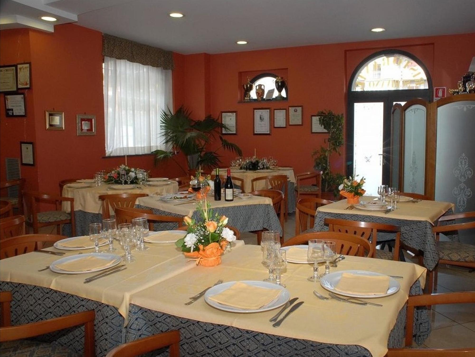 Hotel Scrivano Рандаццо Екстер'єр фото